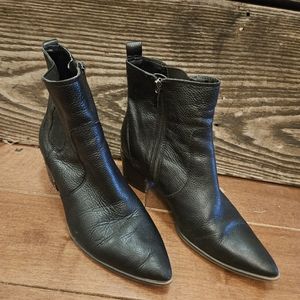 Womens Black Leather Franco Sarto booties 8
